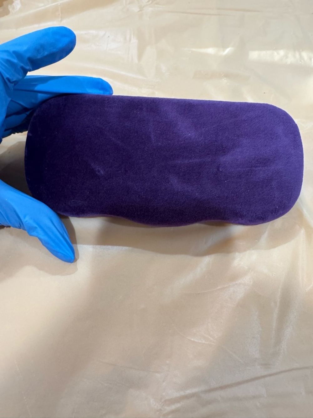 Gucci Purple Velvet Sunglass Case with Green Lining - Picture 2 of 4
